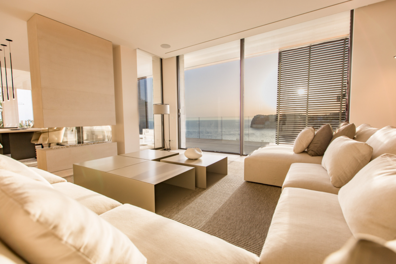 Villa de design moderne avec vue sur la mer à Cala Llamp
