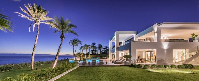 Villa moderne à couper le souffle par Mer, El Paraiso Barronal, Estepona  