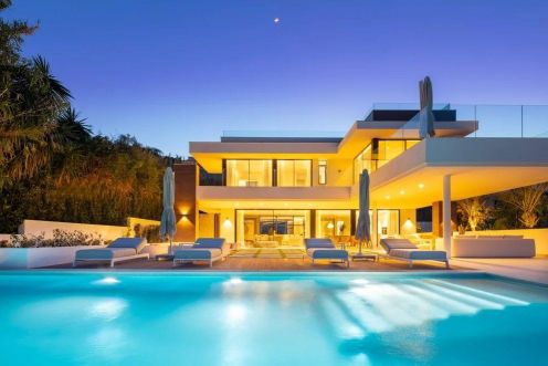 Villa de luxe située dans le golf de Nueva Andalucia  