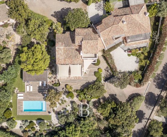 A louer villa EN LOCXATION DE VACANCES 10 COUCAHGES piscine et vue mer Villa Giulia PORTO VECCHIO