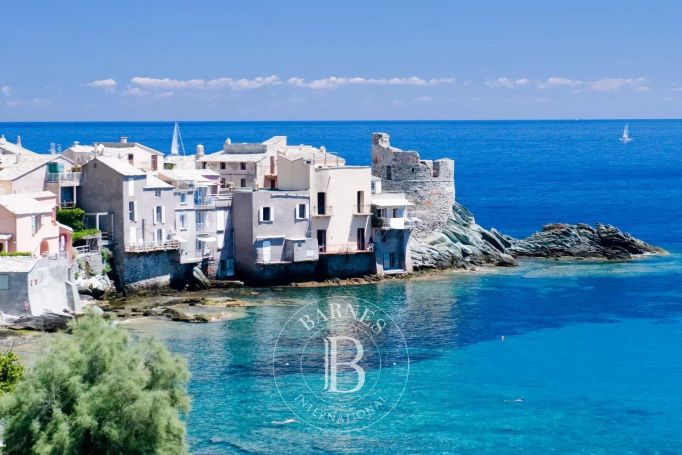 A vendre Villa 8 PIECES 200 M² pied dans l'eau vue mer panoramique BRANDO