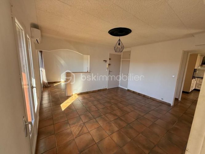 APPARTEMENT T4 64 M2  LE MUY
