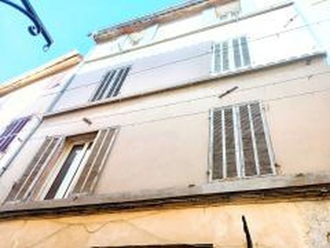 APPARTEMENT T3 61 M2  AUBAGNE
