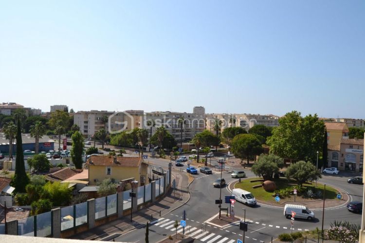 APPARTEMENT T2 45 M2 TERRASSE BORD DE MER FREJUS