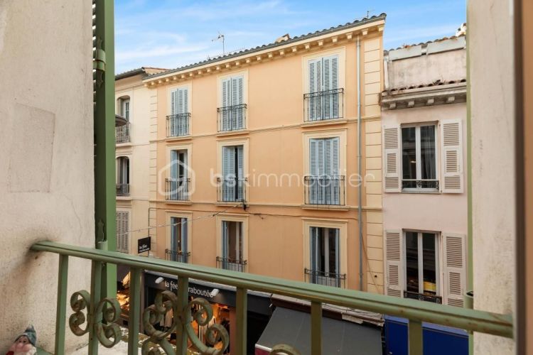 APPARTEMENT NEUF T2 30 M2 BORD DE MER ANTIBES