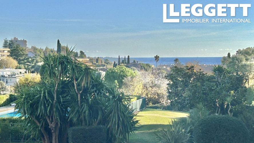 APPARTEMENT T2 47 M2 TERRASSE VUE MER ANTIBES