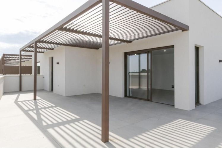 APPARTEMENT T4 97 M2 TERRASSE  CASTRIES