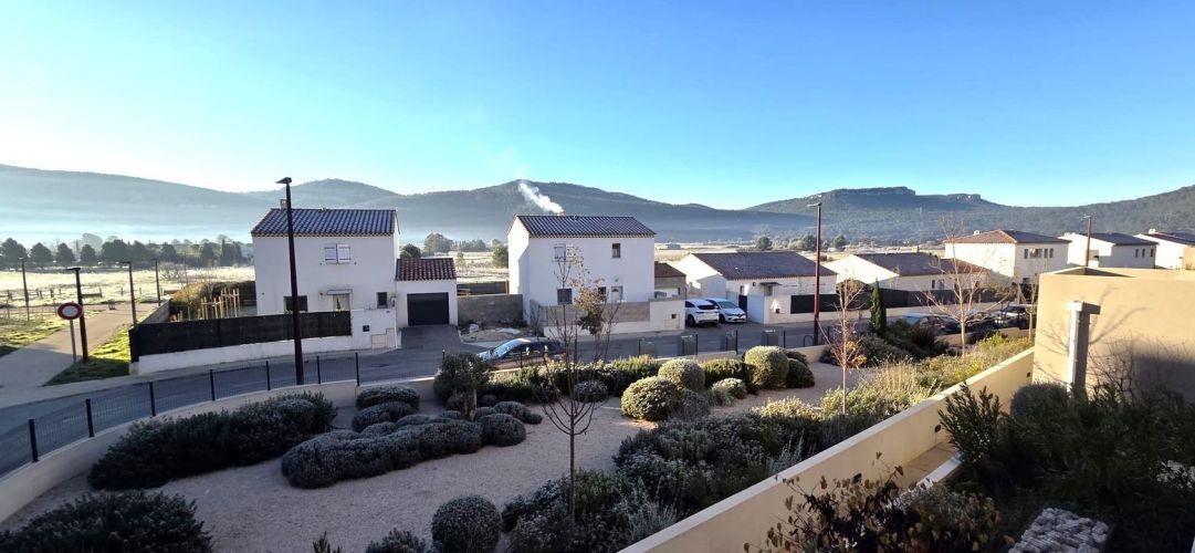 APPARTEMENT DE PRESTIGE T4 79 M2 TERRASSE  CUGES LES PINS