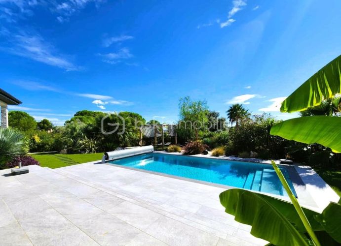 MAISON  5 PIECES 171 M2  TOURBES