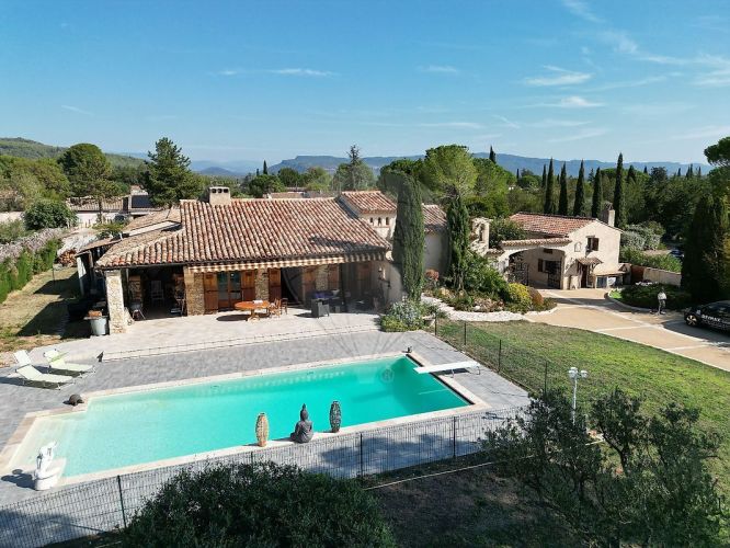 MAISON  6 PIECES 250 M2  LE MUY