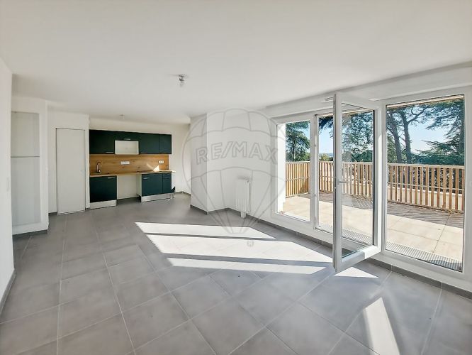 APPARTEMENT T3 55 M2 TERRASSE  COUERON