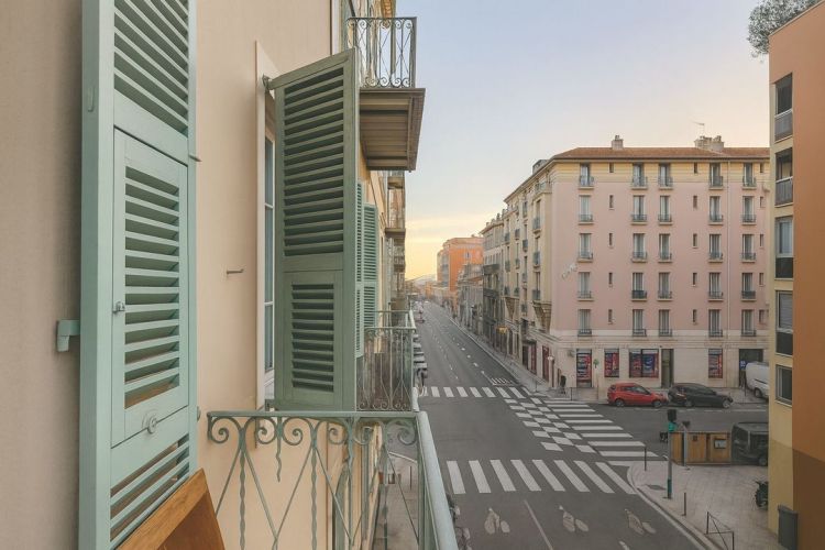 APPARTEMENT DE PRESTIGE NEUF T2 52 M2 BORD DE MER NICE