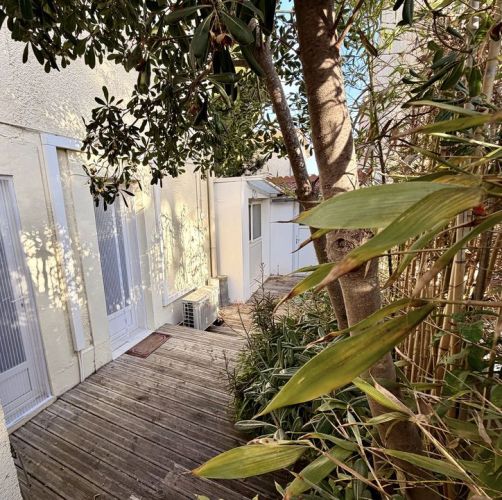 APPARTEMENT T4 60 M2 TERRASSE BORD DE MER LEUCATE