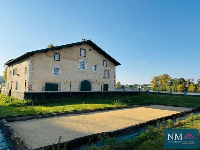 MAISON  DE MAîTRE  URCUIT