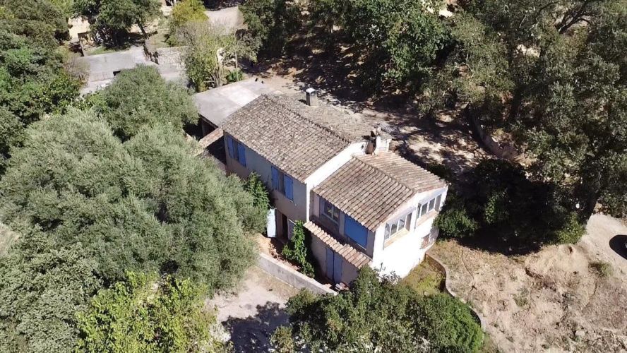 MAISON  DE MAîTRE BORD DE MER GRIMAUD