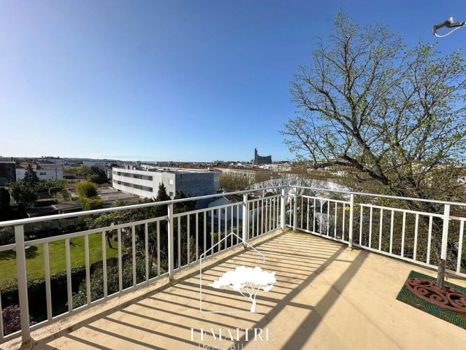 APPARTEMENT T3 75 M2 TERRASSE BORD DE MER ROYAN