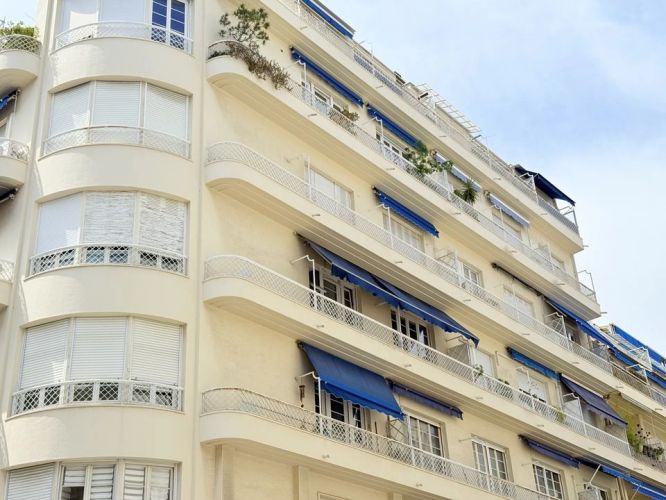 APPARTEMENT DE PRESTIGE T3 72 M2 BORD DE MER NICE