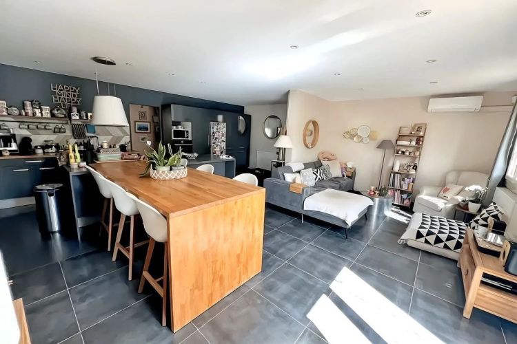 MAISON  6 PIECES 146 M2  BOUILLARGUES