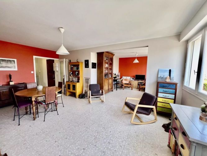 APPARTEMENT T3 84 M2  NIMES