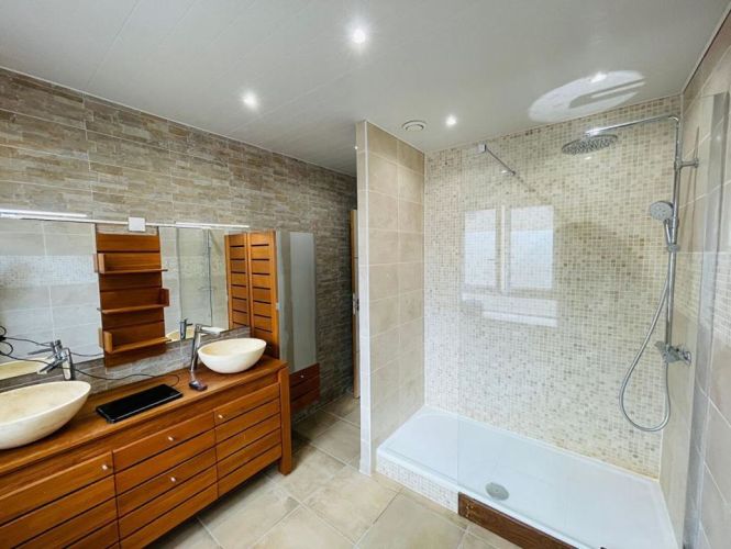 APPARTEMENT T3 70 M2 BORD DE MER LION SUR MER