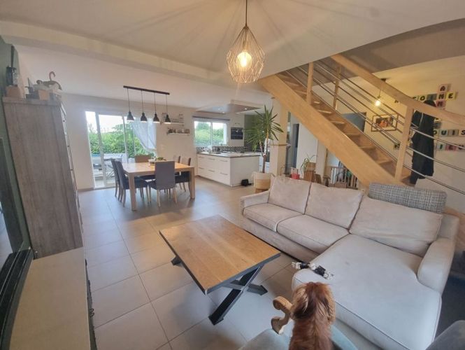 MAISON  CONTEMPORAINE  ESQUAY NOTRE DAME