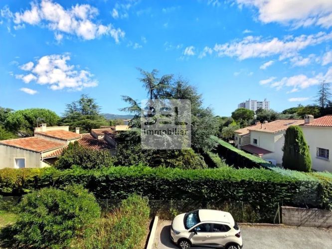 APPARTEMENT T3 76 M2 TERRASSE  BAGNOLS SUR CEZE