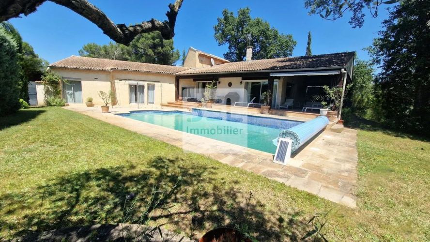 MAISON  D'ARCHITECTE BORD DE MER UZES