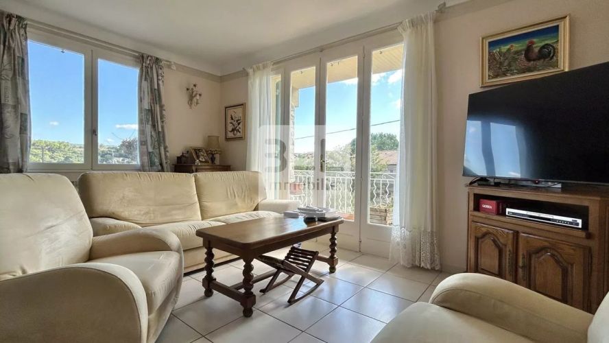 MAISON  8 PIECES 195 M2  BAGNOLS SUR CEZE