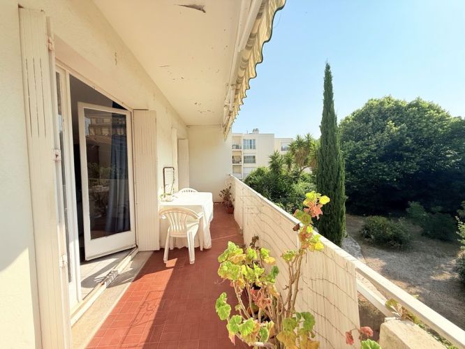 APPARTEMENT T3 70 M2 TERRASSE BORD DE MER TOULON
