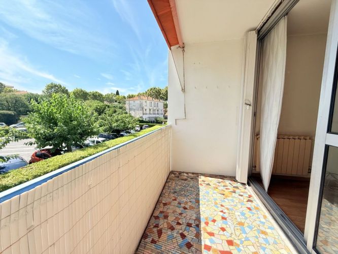 APPARTEMENT T4 65 M2 BORD DE MER TOULON