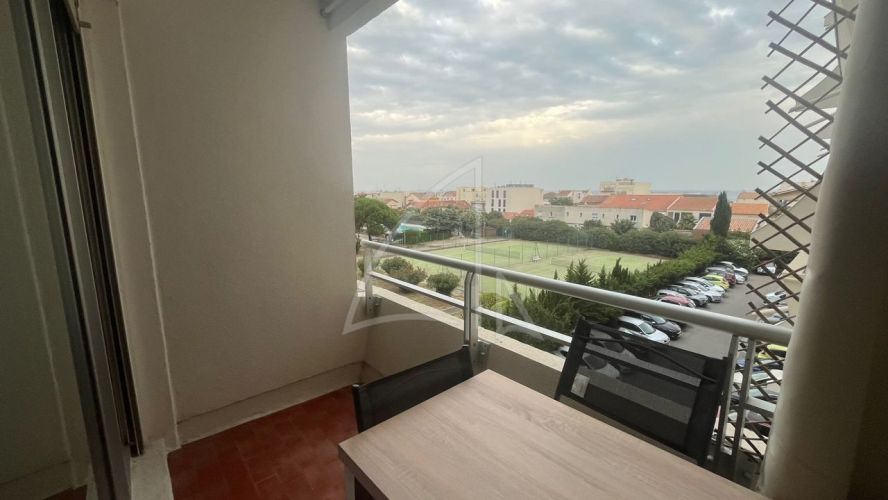 STUDIO  33 M2 BORD DE MER CARNON PLAGE