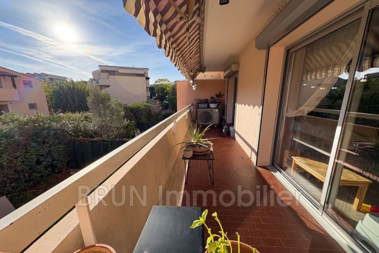 APPARTEMENT T3 88 M2 BORD DE MER ANTIBES
