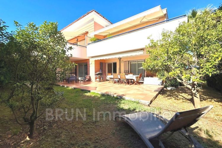 APPARTEMENT DE PRESTIGE T4 58 M2 TERRASSE BORD DE MER ANTIBES