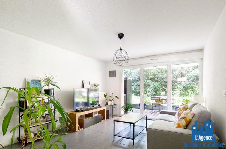 APPARTEMENT T2 40 M2 TERRASSE  CENON