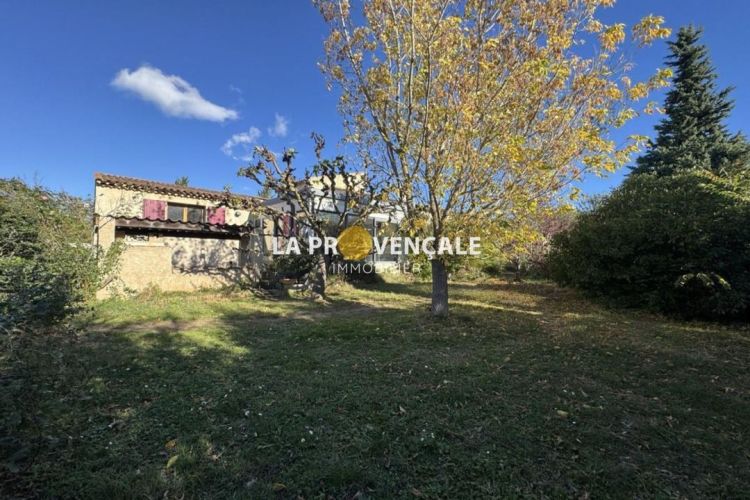 MAISON  DE MAîTRE  TRETS