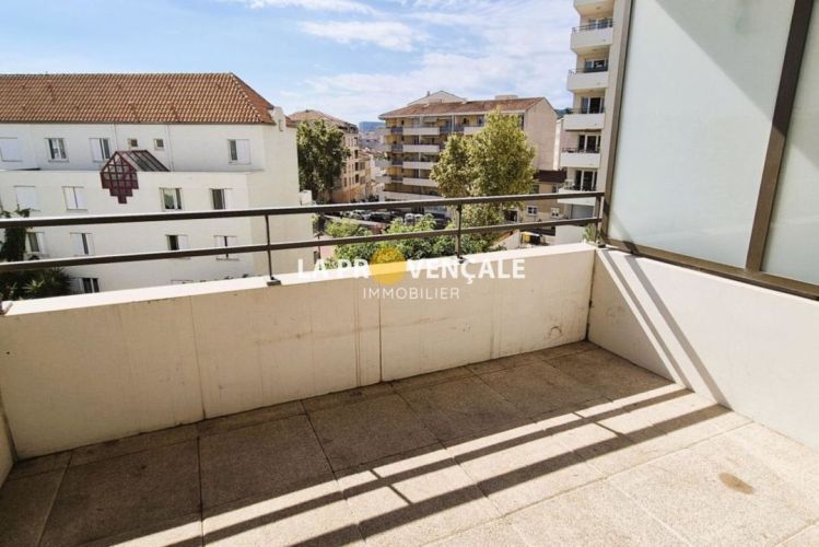 APPARTEMENT T3 60 M2 TERRASSE  MARSEILLE 8EME