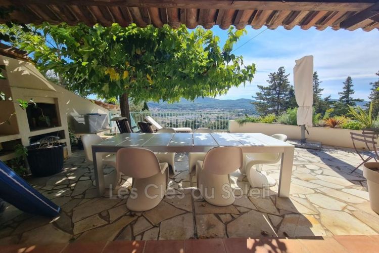 MAISON  D'ARCHITECTE BORD DE MER HYERES