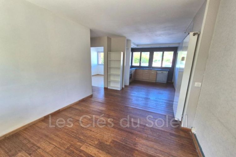 APPARTEMENT T4 74 M2 BORD DE MER TOULON