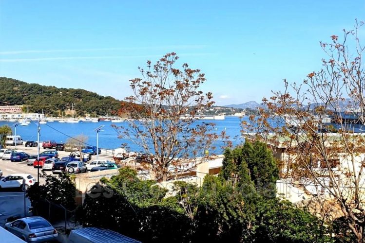 APPARTEMENT T3 53 M2 BORD DE MER SAINT MANDRIER SUR MER