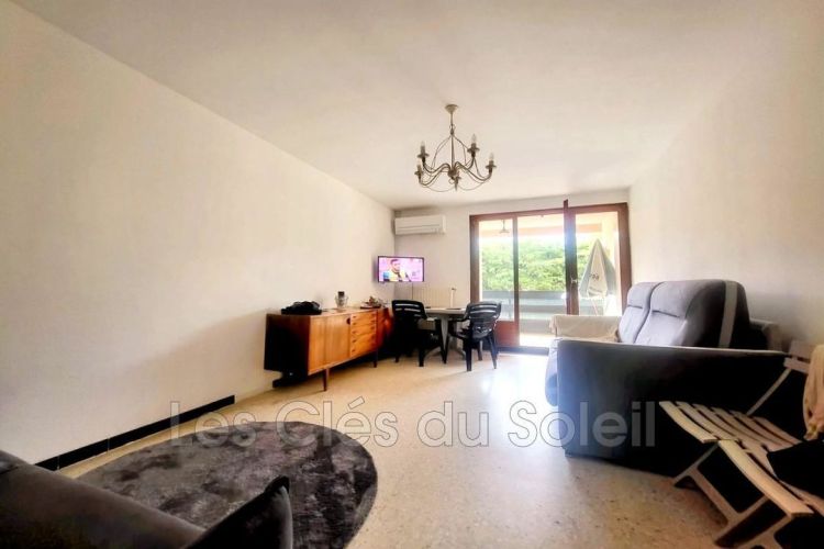 STUDIO  32 M2 TERRASSE BORD DE MER BANDOL