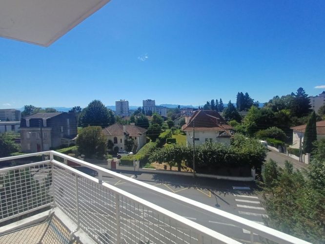 APPARTEMENT T2 70 M2  PAU