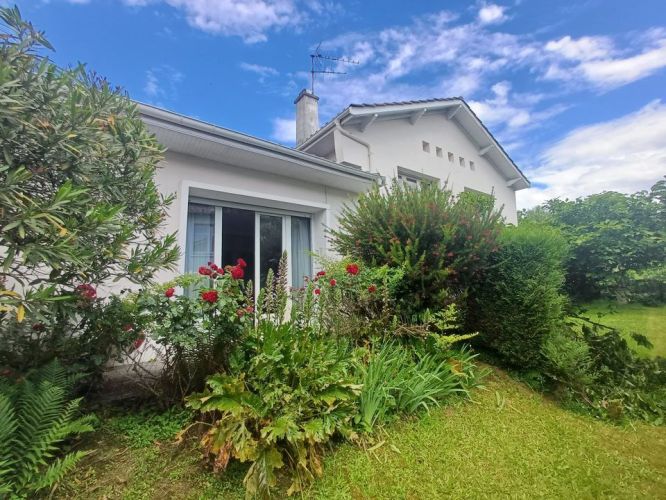 MAISON  DE MAîTRE  PAU