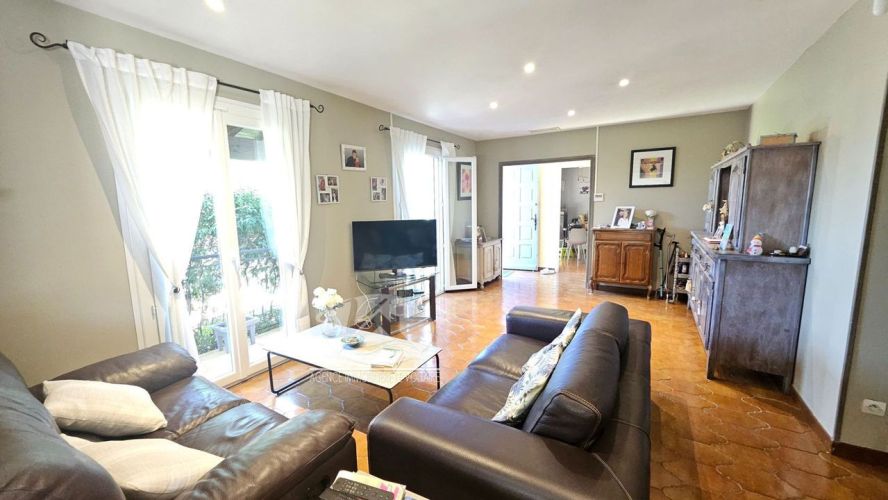 MAISON  4 PIECES 128 M2 BORD DE MER SERIGNAN