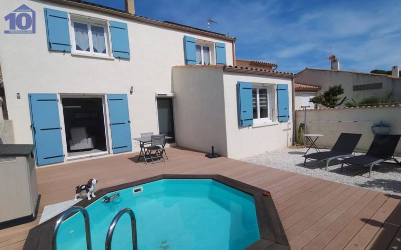 MAISON  CONTEMPORAINE BORD DE MER VALRAS PLAGE