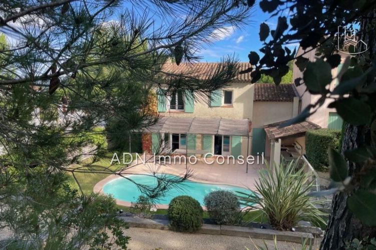 MAISON  4 PIECES 94 M2  MALLEMORT