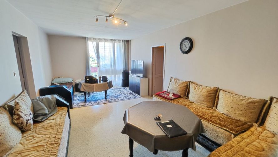 APPARTEMENT T4 89 M2 TERRASSE  NIMES