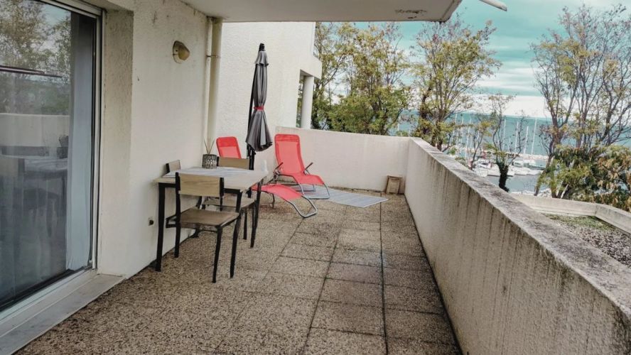 APPARTEMENT T2 43 M2 TERRASSE BORD DE MER MARTIGUES
