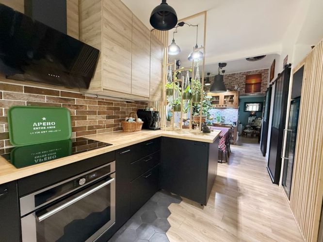 MAISON  CONTEMPORAINE BORD DE MER LA GARDE