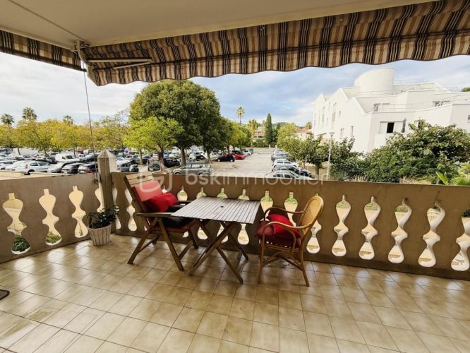 APPARTEMENT NEUF T2 52 M2 TERRASSE BORD DE MER HYERES