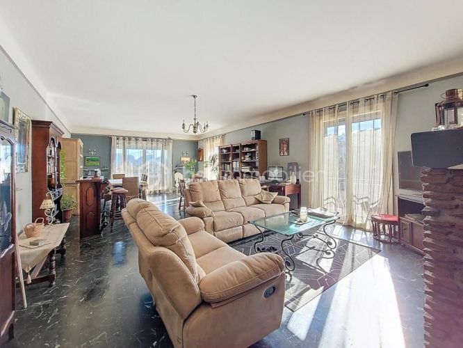 APPARTEMENT T4 127 M2 BORD DE MER LA CIOTAT